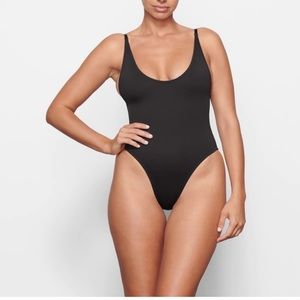 Skims Signature Swim Scoop Neck One Piece
Swimsuit Onyx Black Size XL NWOT